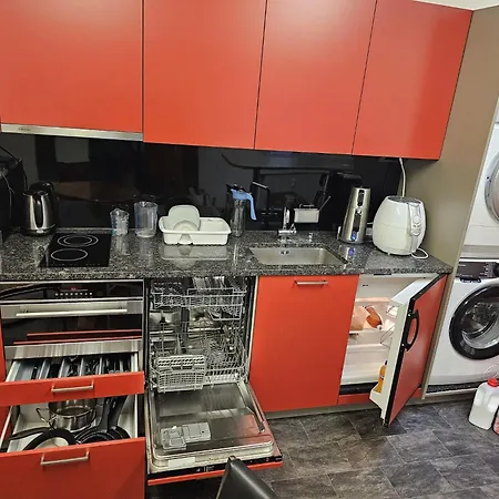 Saturn - Private With Private Toilet - Shared Kitchen And Shower - Old Town 3*