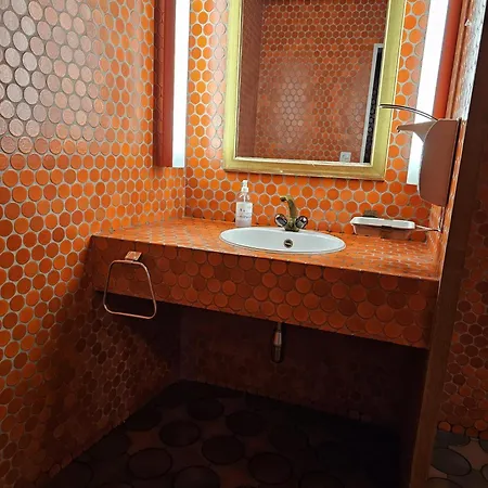 Saturn - Private With Private Toilet - Shared Kitchen And Shower - Old Town