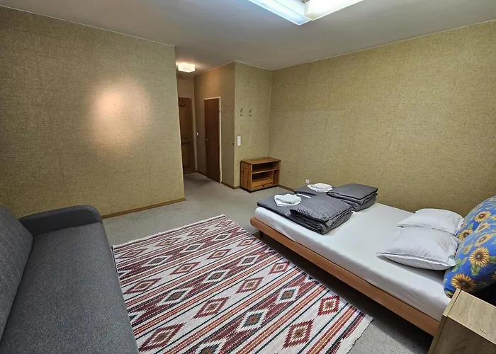 Casa de hóspedes Privat Zimmer, Privat Wc, Shared Dusche In Altstadt Chur, Saturn