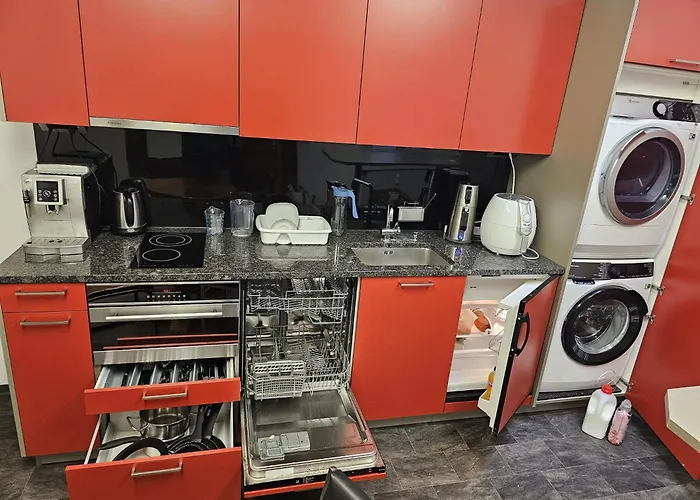 Privat Zimmer, Privat Wc, Shared Dusche In Altstadt Chur, Saturn 3*